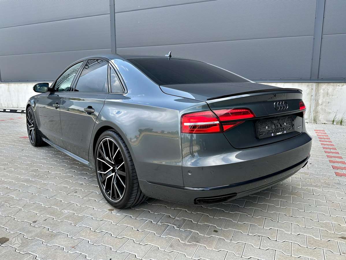 Audi A8, 4.1 l., Седан
