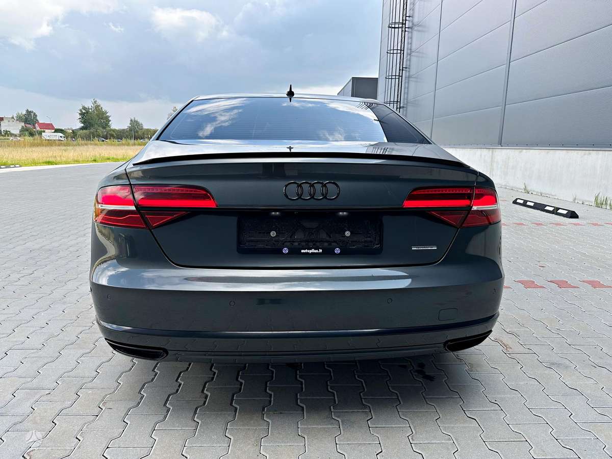 Audi A8, 4.1 l., Седан