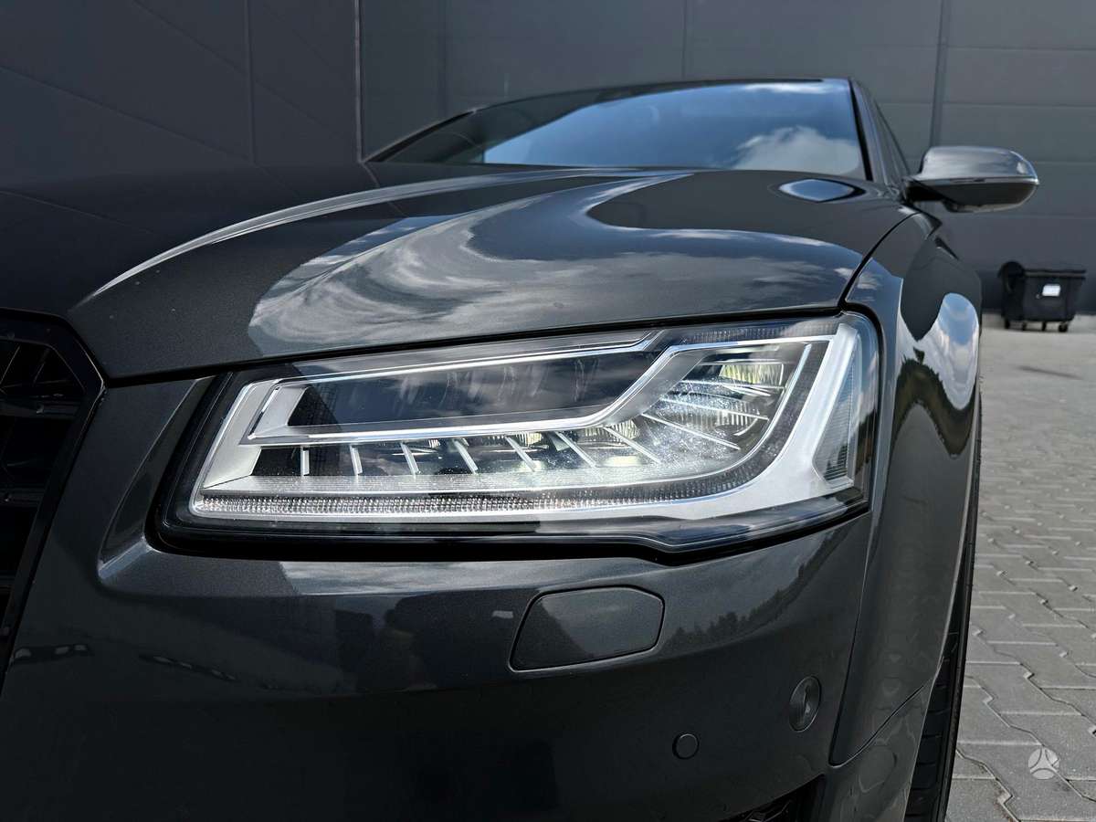 Audi A8, 4.1 l., Седан