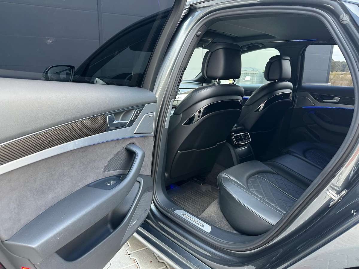 Audi A8, 4.1 l., Седан