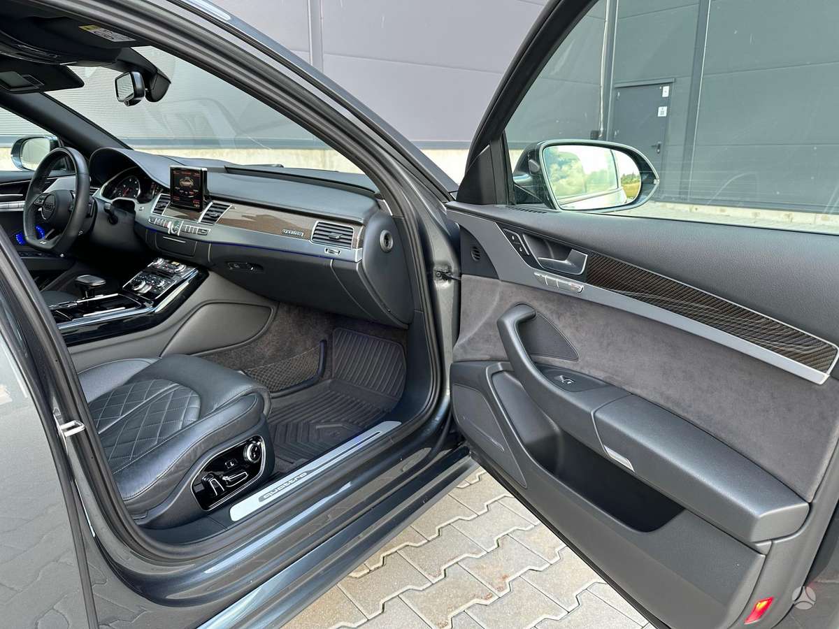 Audi A8, 4.1 l., Седан