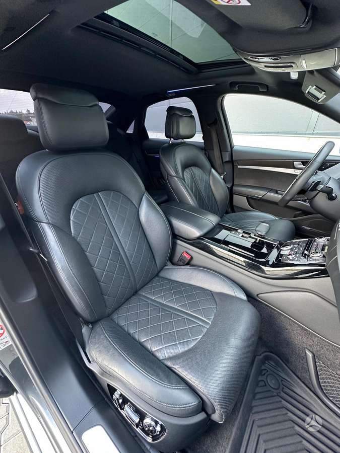 Audi A8, 4.1 l., Седан