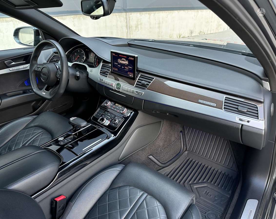 Audi A8, 4.1 l., Седан