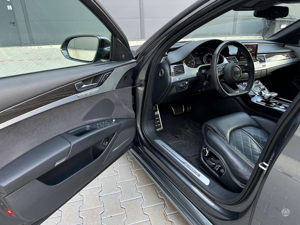 Audi A8, 4.1 l., Седан