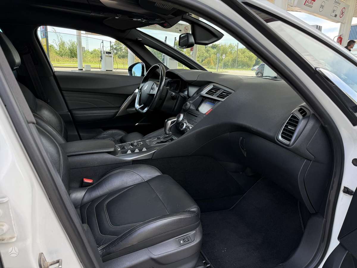 Citroen DS5, 2.0 l., Хэтчбек
