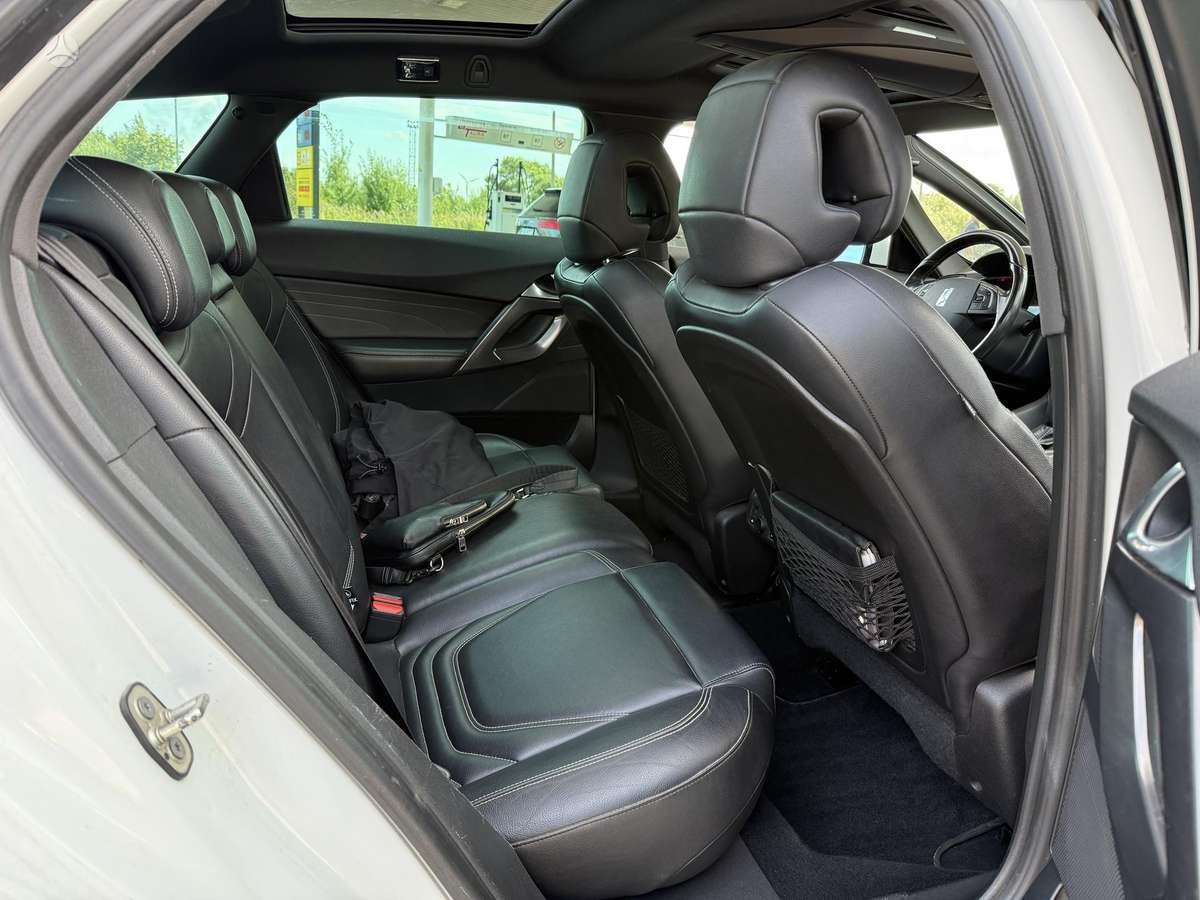 Citroen DS5, 2.0 l., Хэтчбек