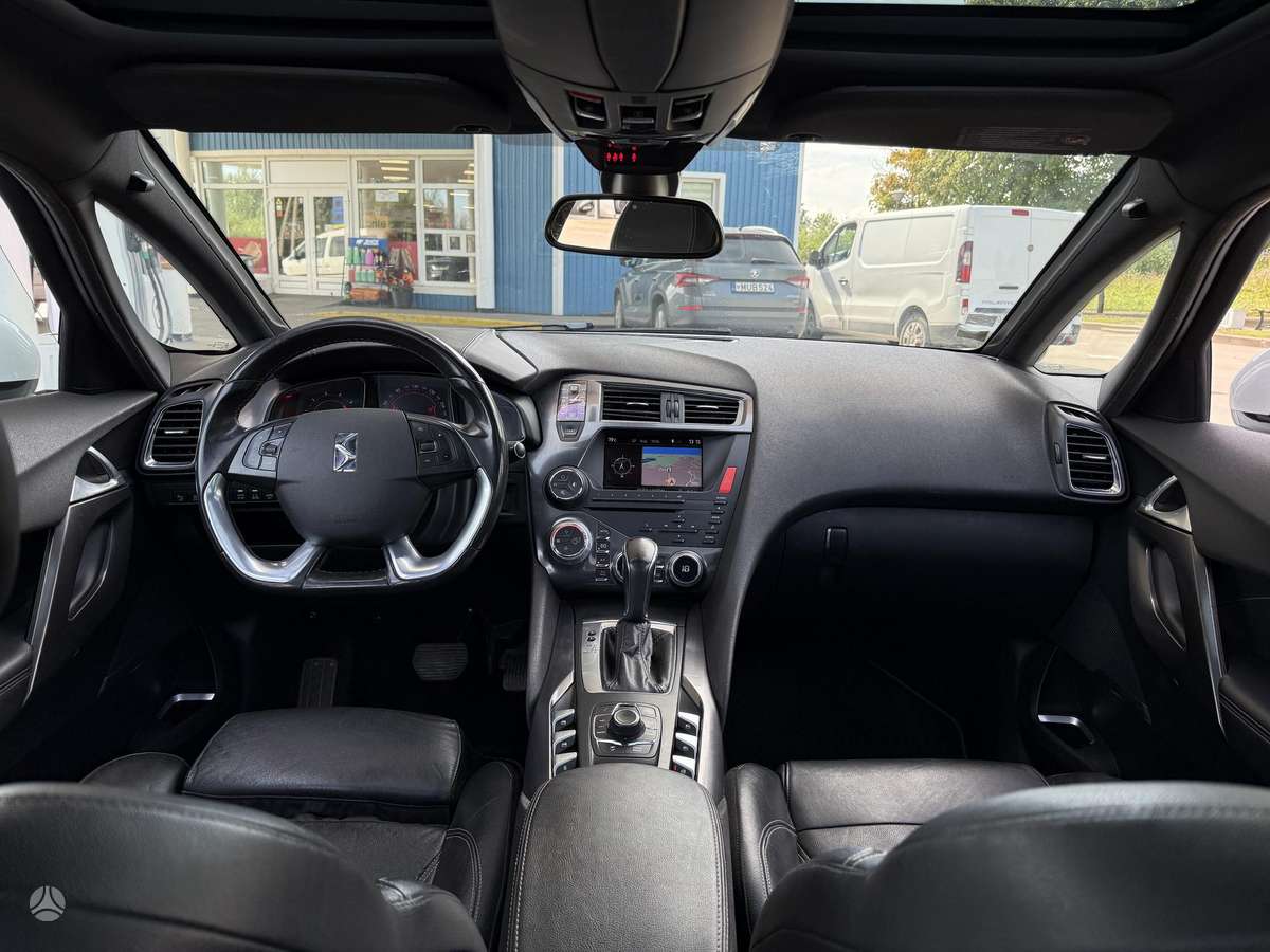 Citroen DS5, 2.0 l., Хэтчбек