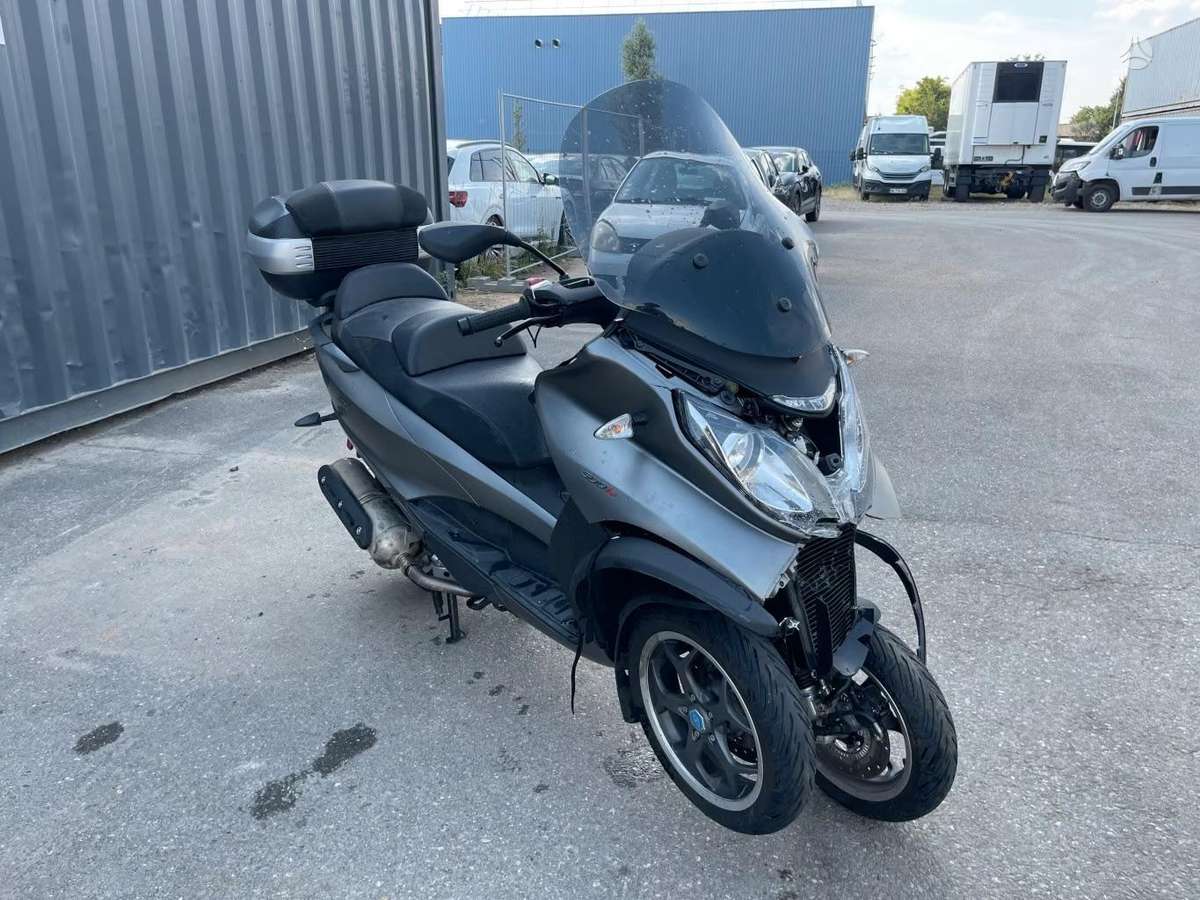 Piaggio MP3 500cc, scooters / mopeds