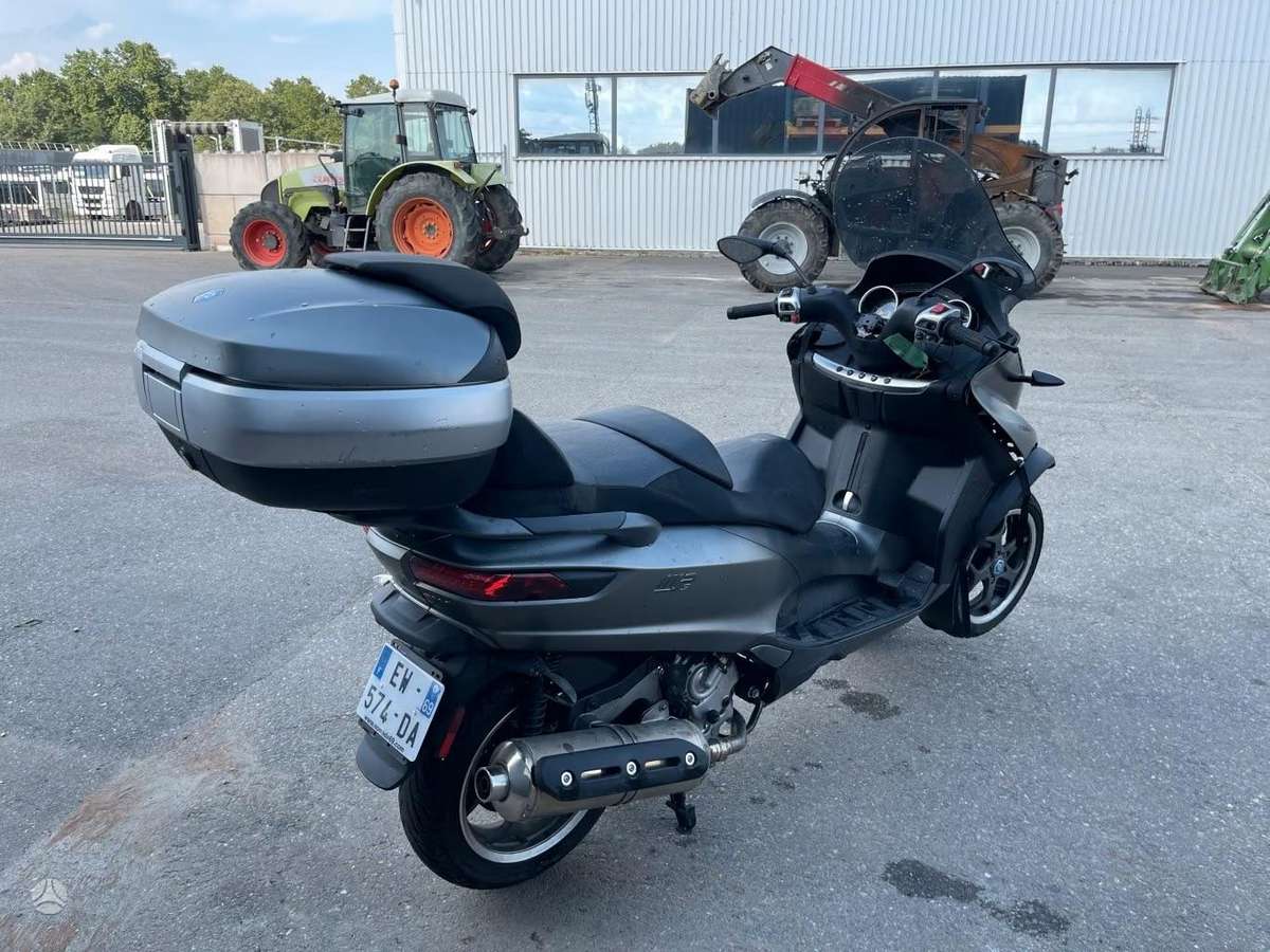 Piaggio MP3 500cc, scooters / mopeds