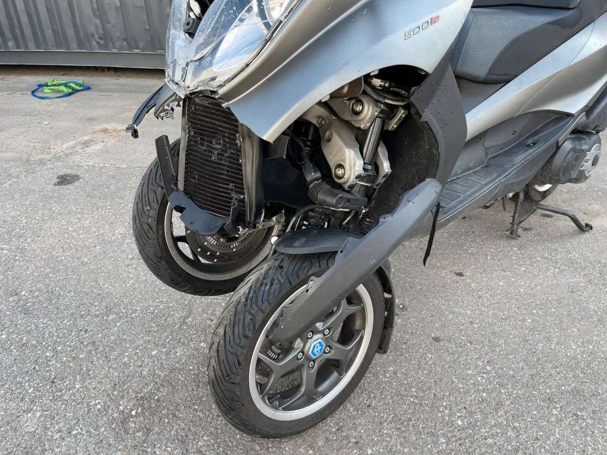 Piaggio MP3 500cc, scooters / mopeds