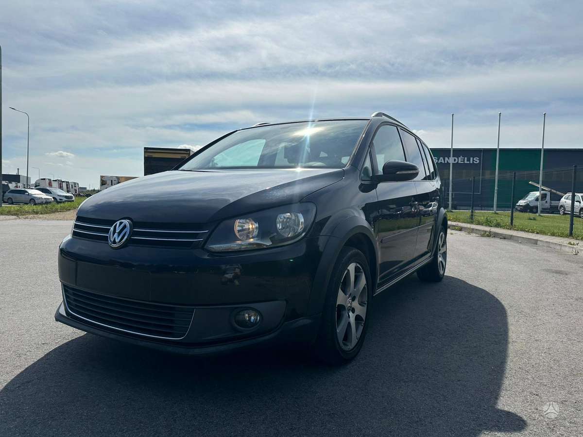 Volkswagen Cross Touran - 12