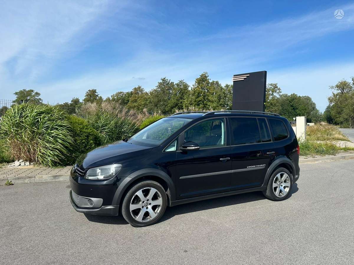 Volkswagen Cross Touran - 11
