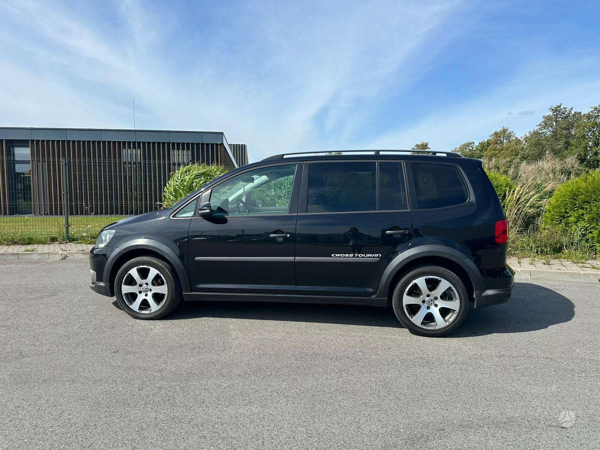 Volkswagen Cross Touran - 2