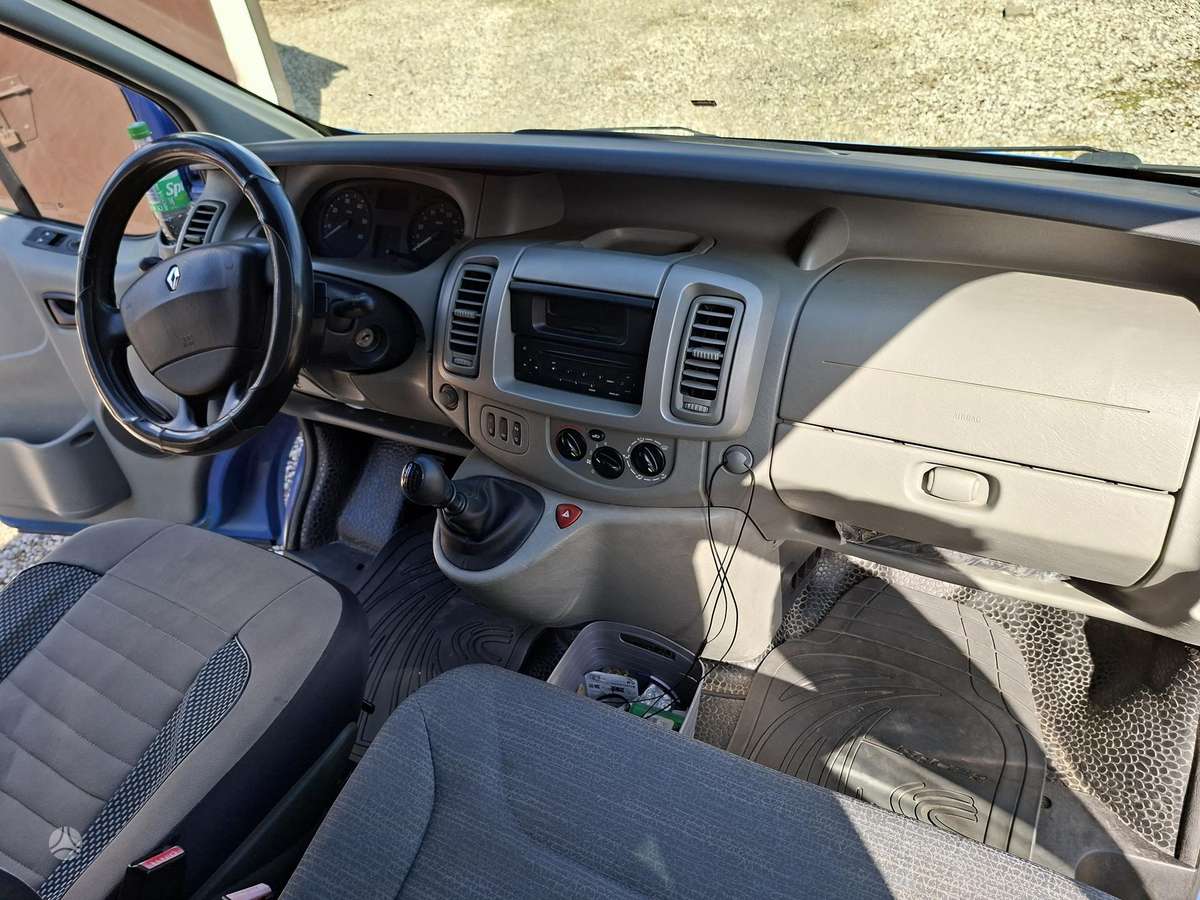 Renault Trafic - 12