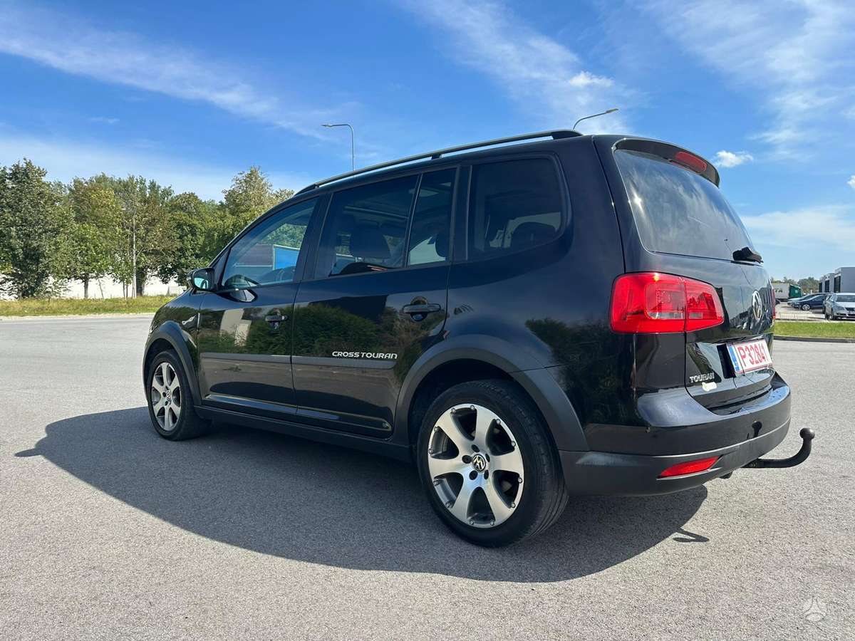 Volkswagen Cross Touran - 4