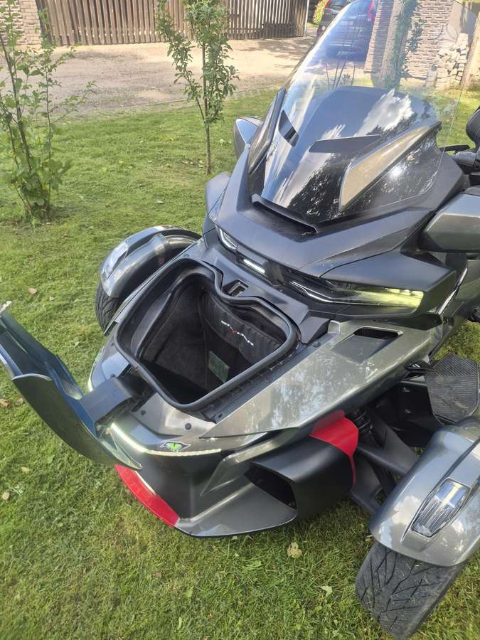 Can-Am -kita- 1330cc, trikes