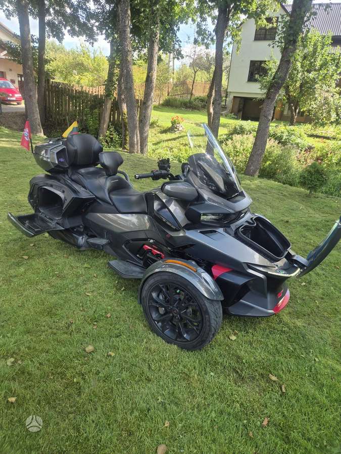 Can-Am -kita- 1330cc, trikes