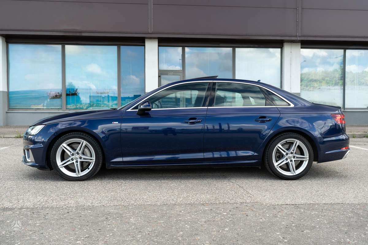 Audi A4, 2.0 l., Седан