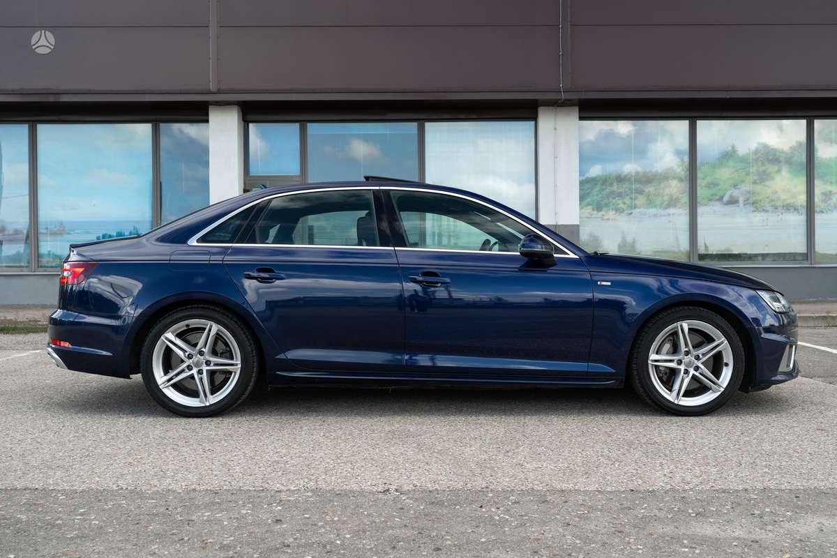 Audi A4, 2.0 l., Седан