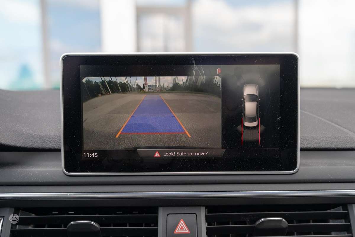 Audi A4, 2.0 l., Седан