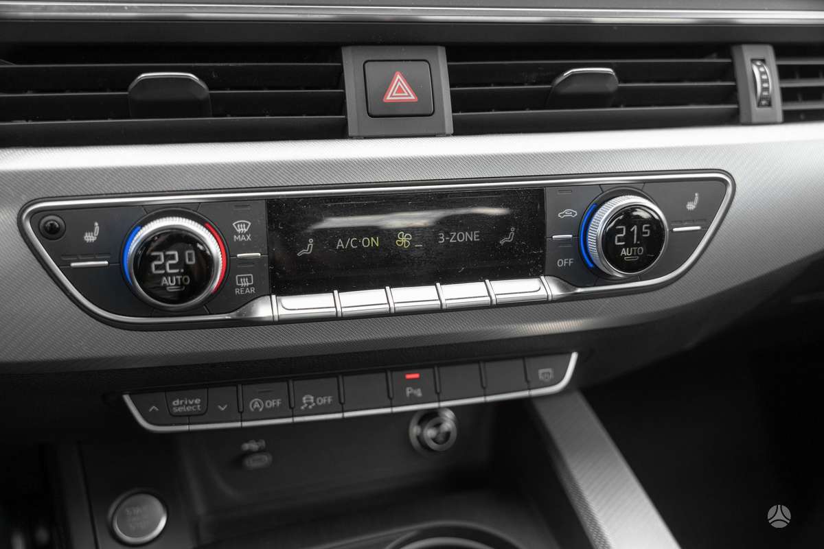 Audi A4, 2.0 l., Седан