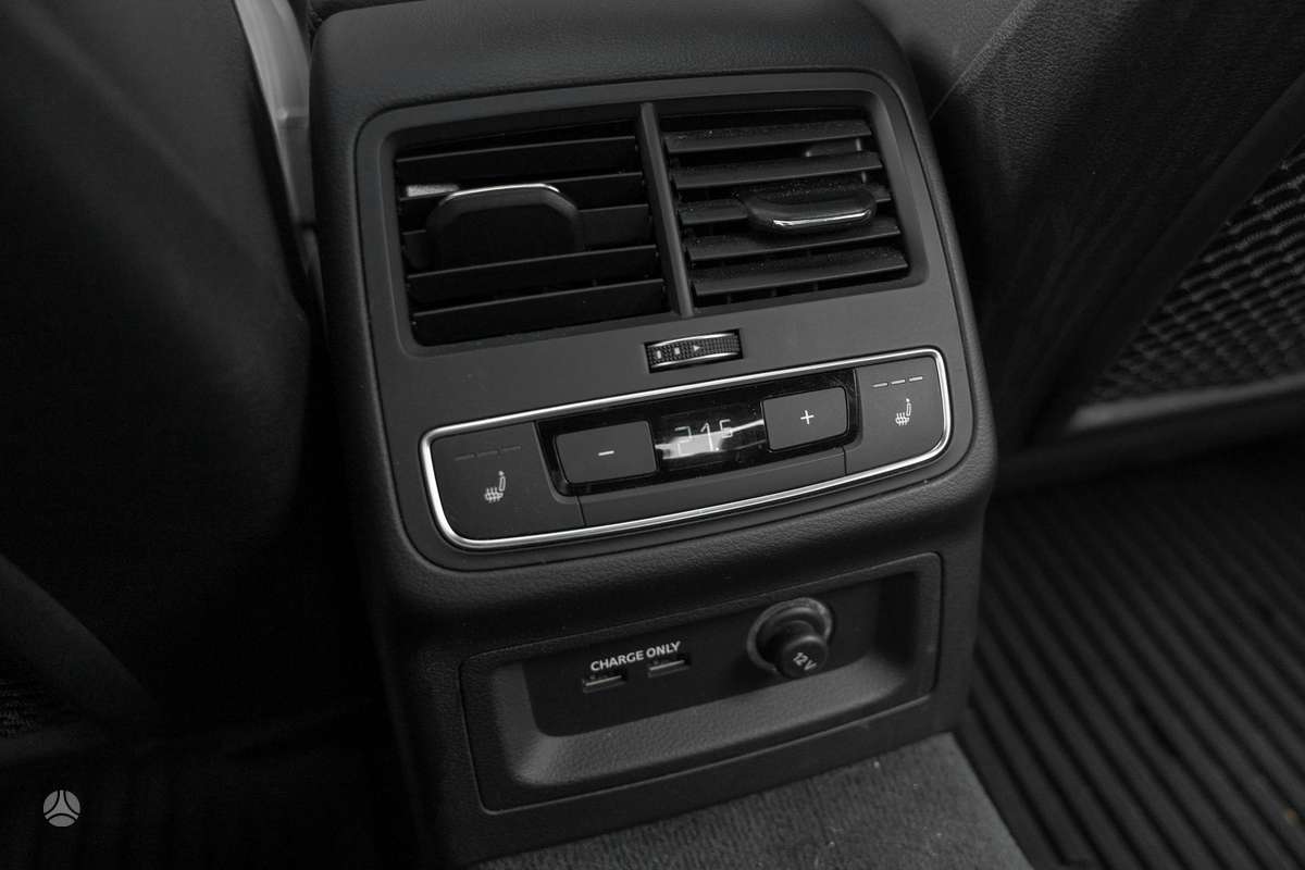 Audi A4, 2.0 l., Седан