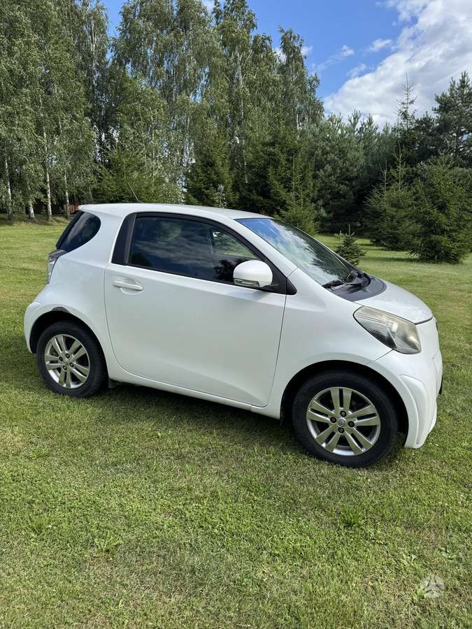 Toyota iQ - 1