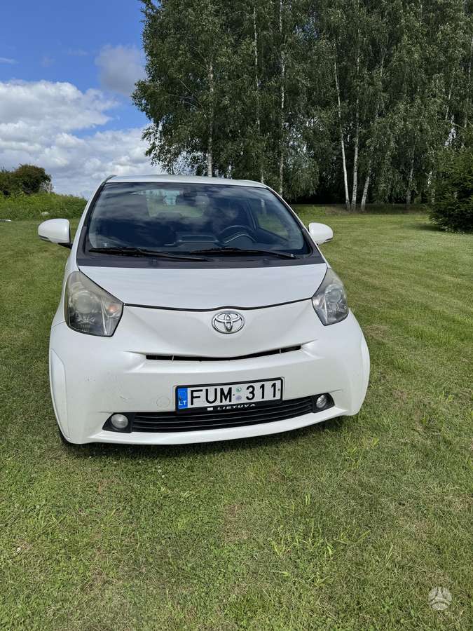 Toyota iQ - 2