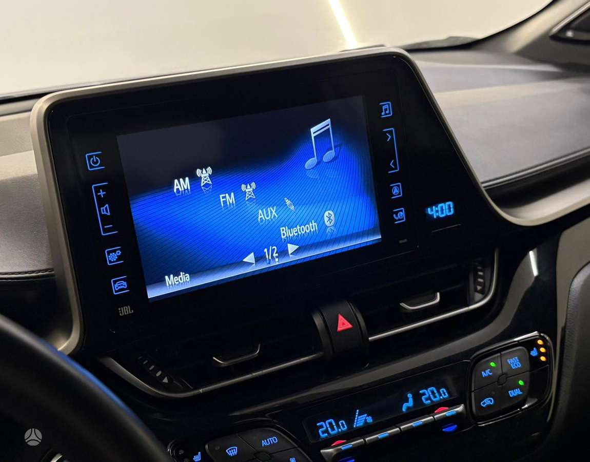 Toyota C-HR - 11