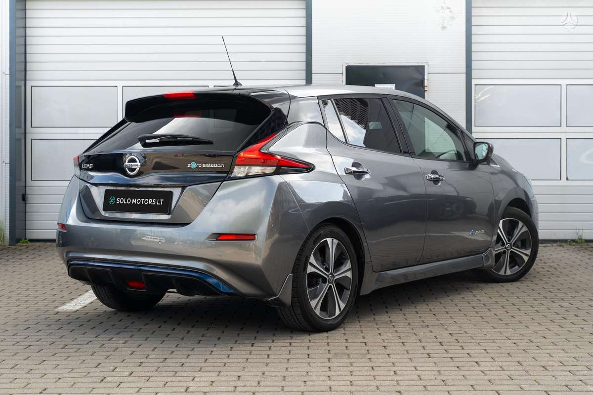 Nissan Leaf, 40 kWh, hatchback