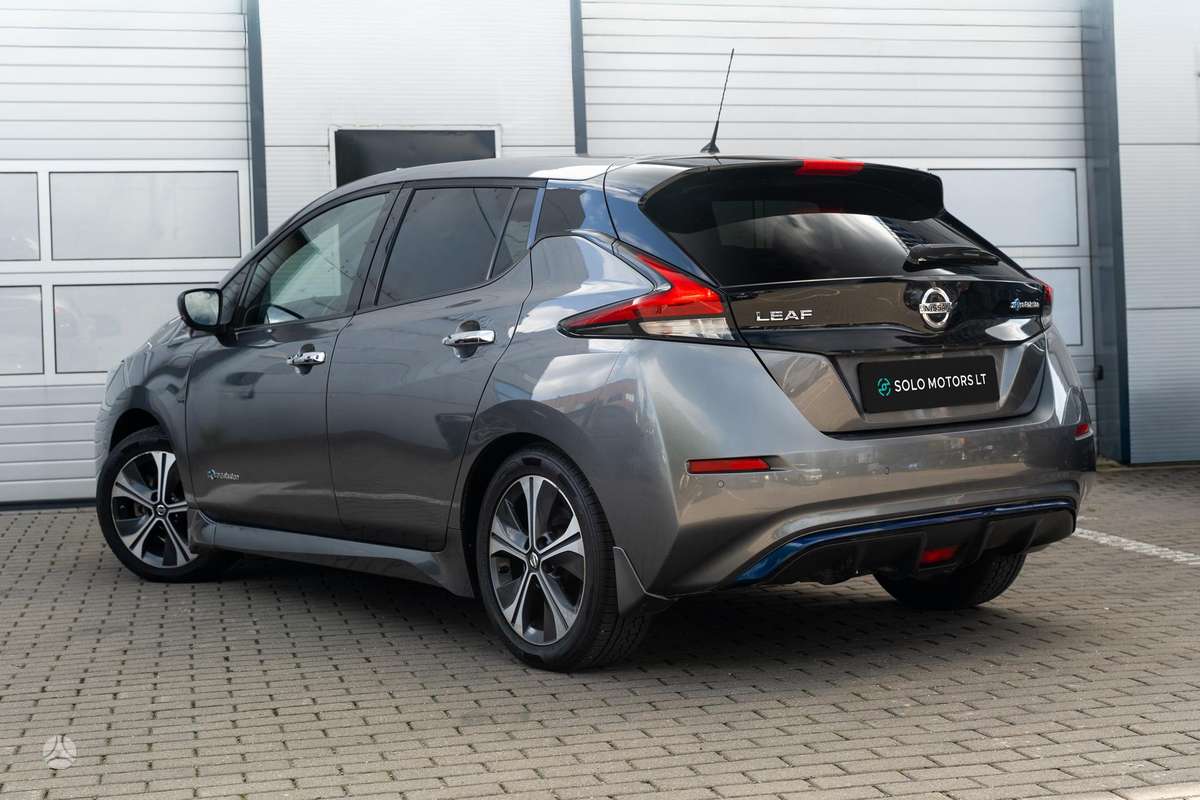 Nissan Leaf, 40 kWh, hatchback