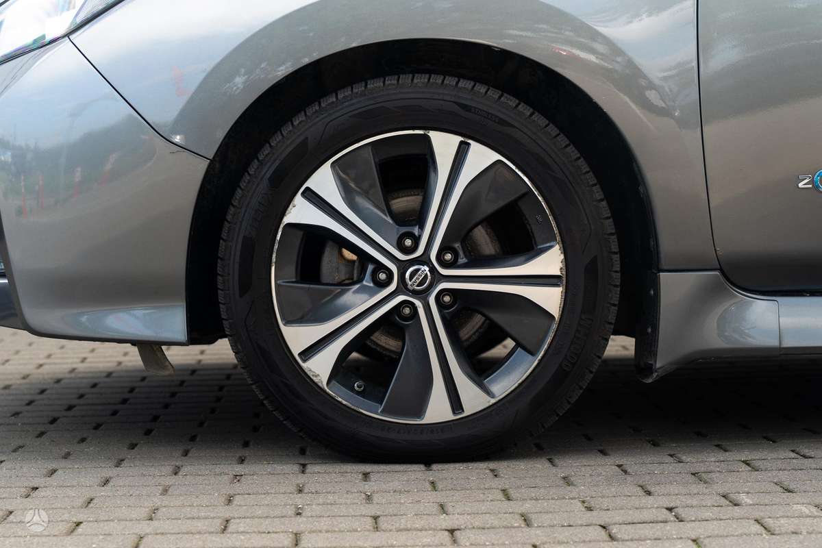 Nissan Leaf, 40 kWh, hatchback