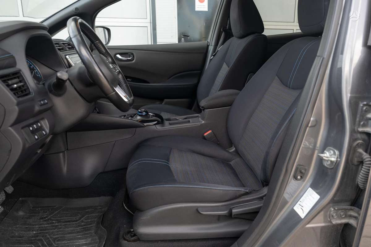 Nissan Leaf, 40 kWh, hatchback