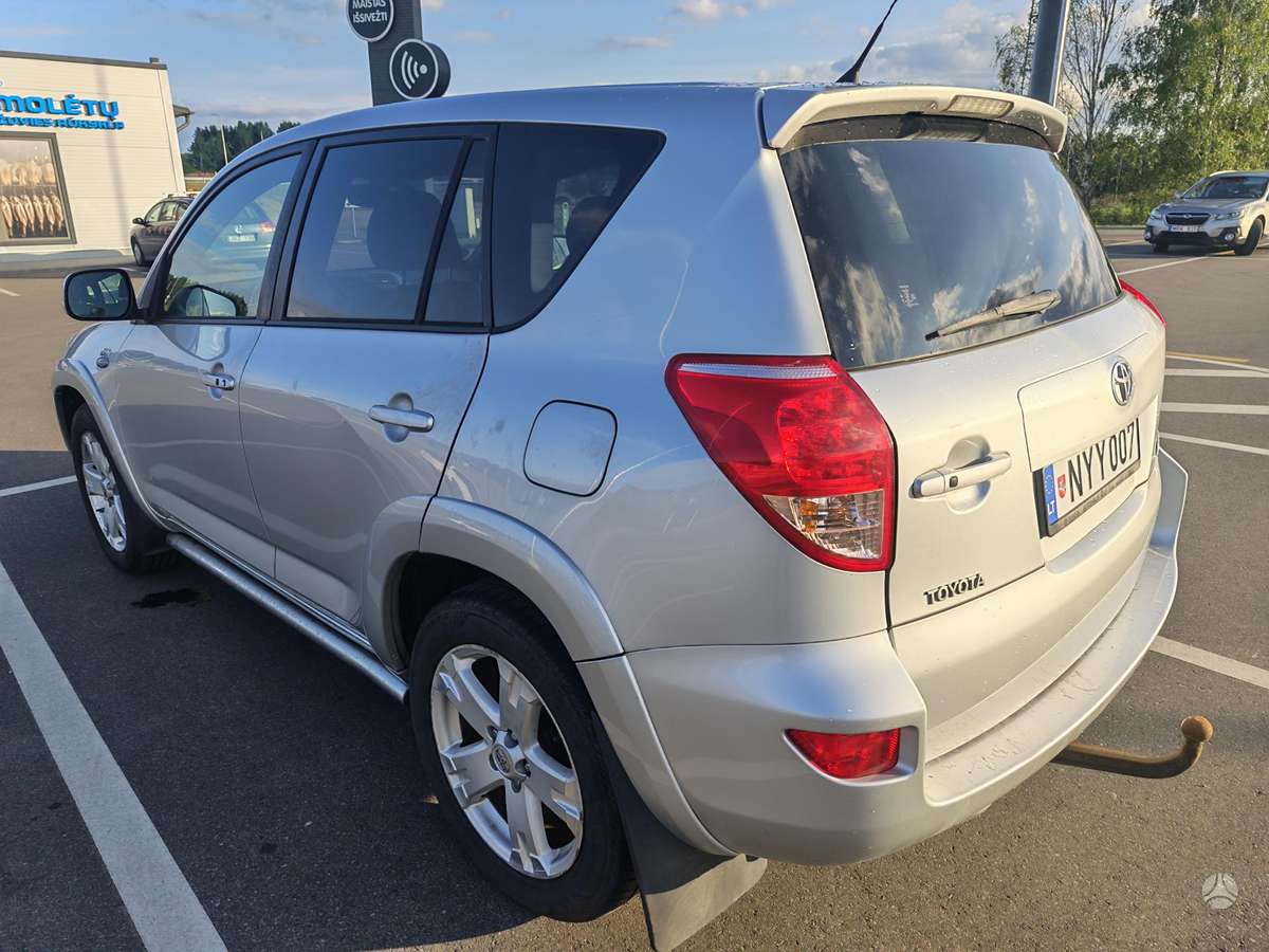 Toyota RAV4 - 12