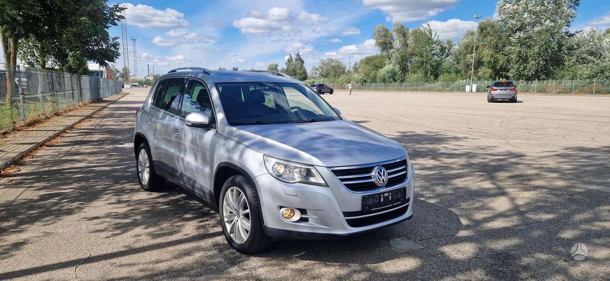 Volkswagen Tiguan - 2
