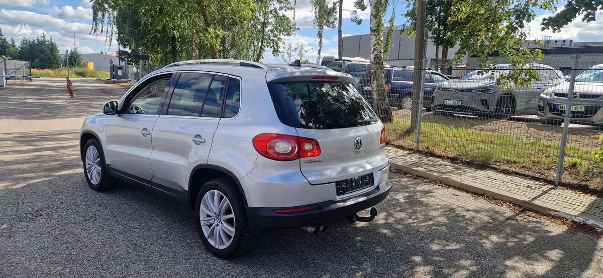Volkswagen Tiguan - 4