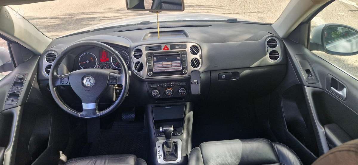 Volkswagen Tiguan - 5