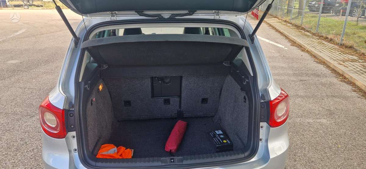 Volkswagen Tiguan - 9