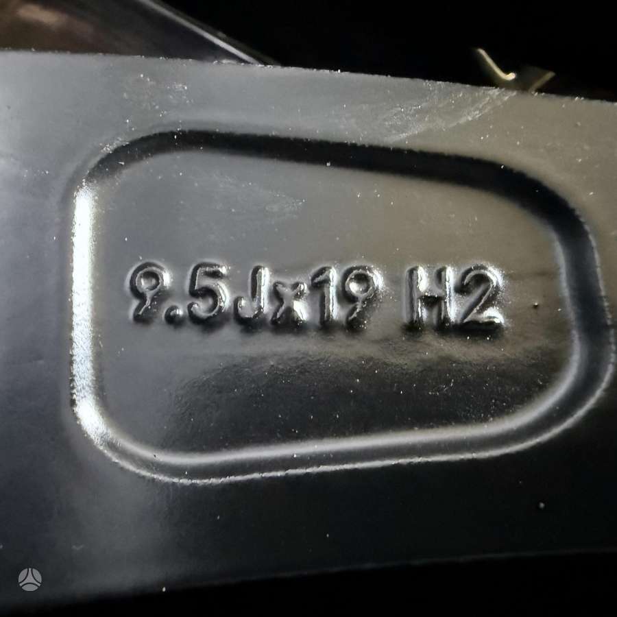 TESLA Model Y, lengvojo lydinio, R19