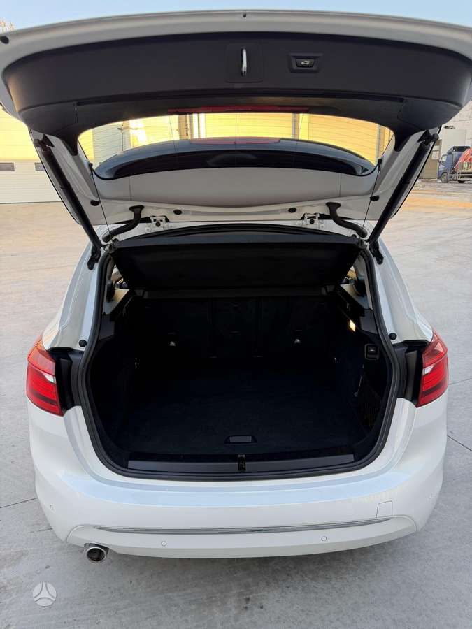 BMW 216 Active Tourer, 1.5 l., hatchback