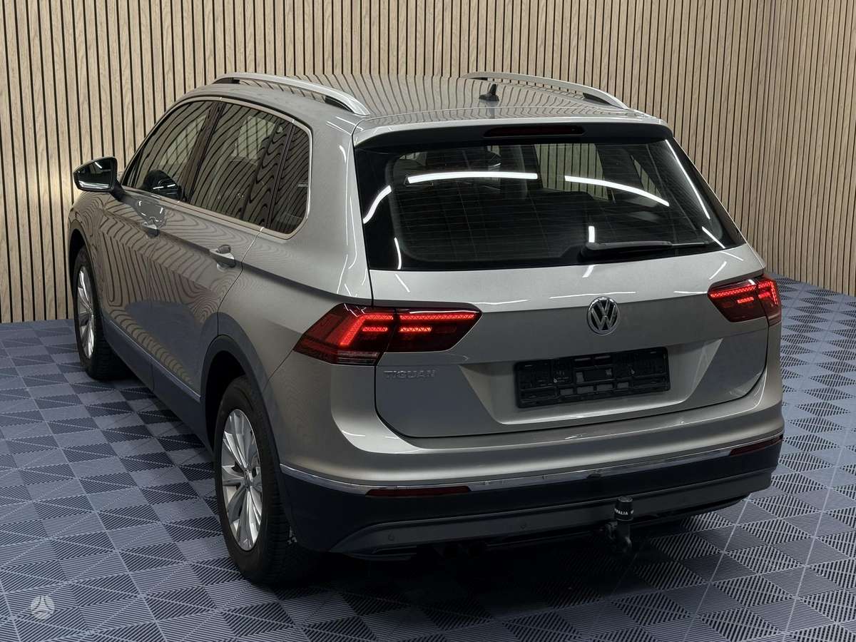 Volkswagen Tiguan - 10
