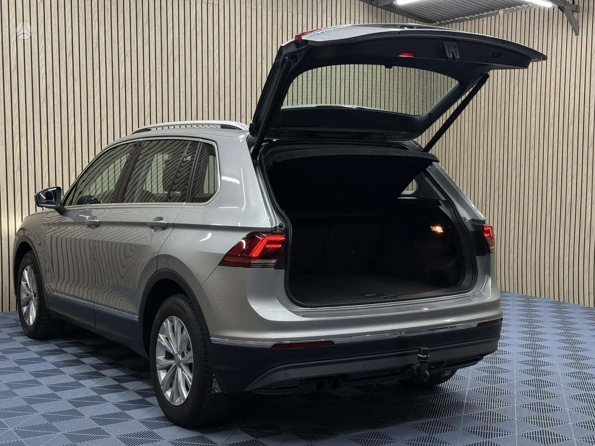 Volkswagen Tiguan - 12