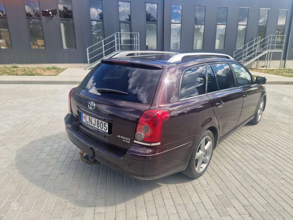 Toyota Avensis - 4
