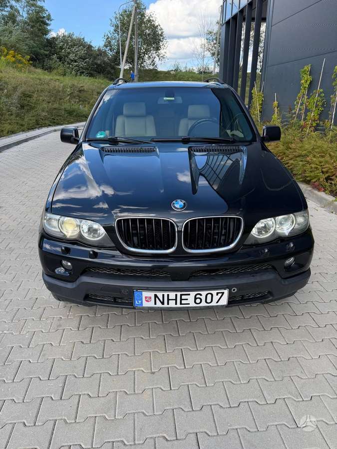 BMW X5, off-road / crossover