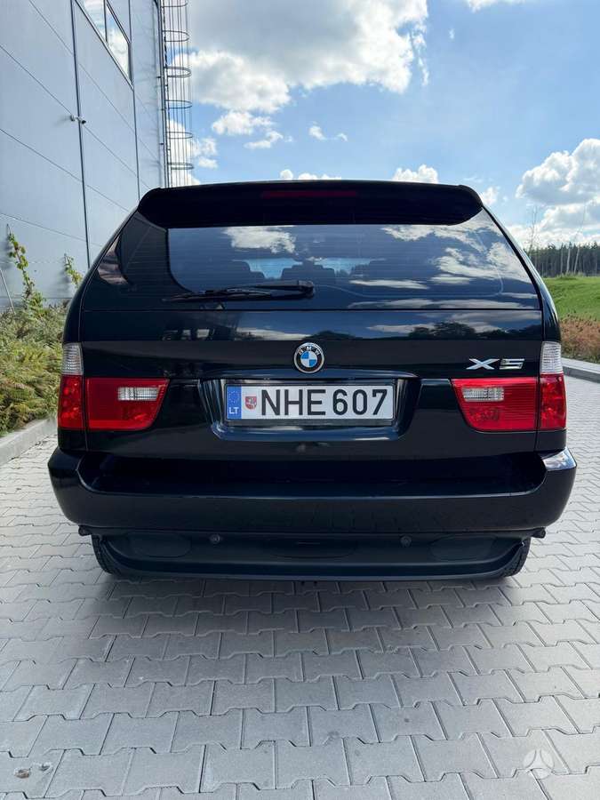 BMW X5, off-road / crossover