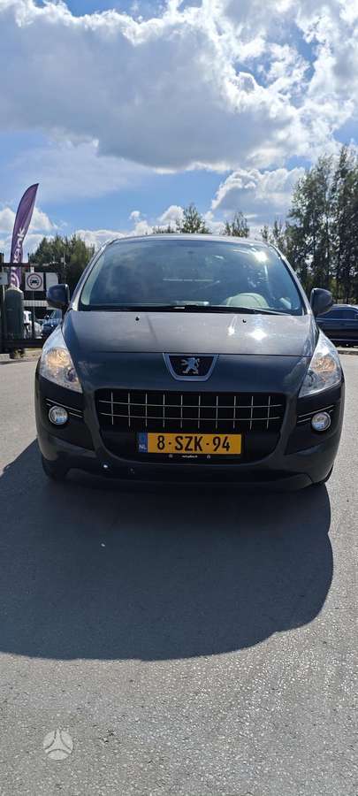 Peugeot 3008 2013 — interior