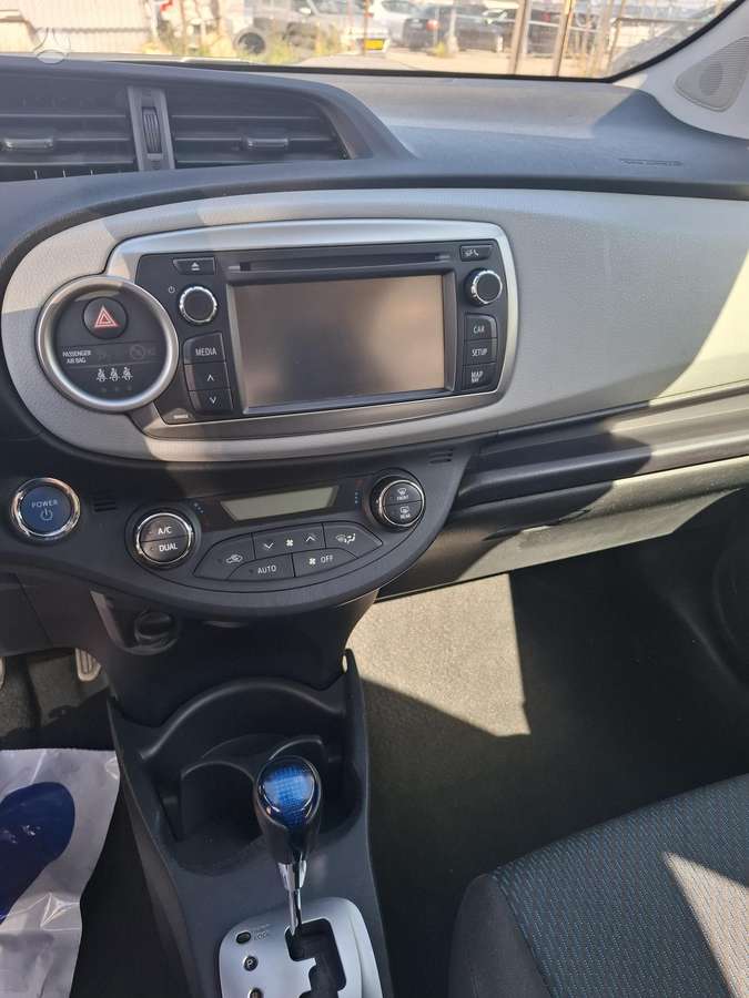 Toyota Yaris - 6