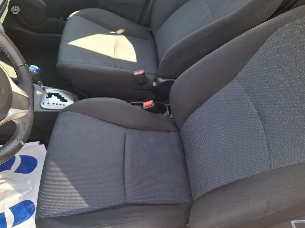 Toyota Yaris - 8