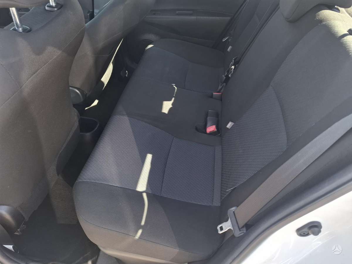 Toyota Yaris - 9