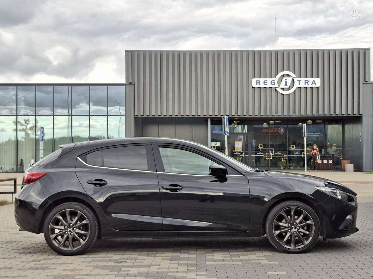Mazda 3, 1.5 l., hatchback